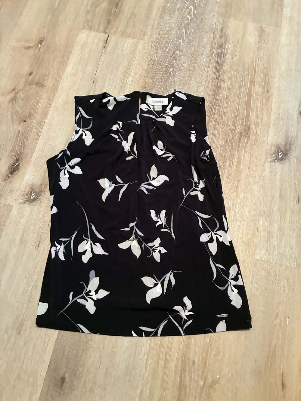 Calvin Klein Pleat Neck Sleeveless Top Black White Floral Size PM